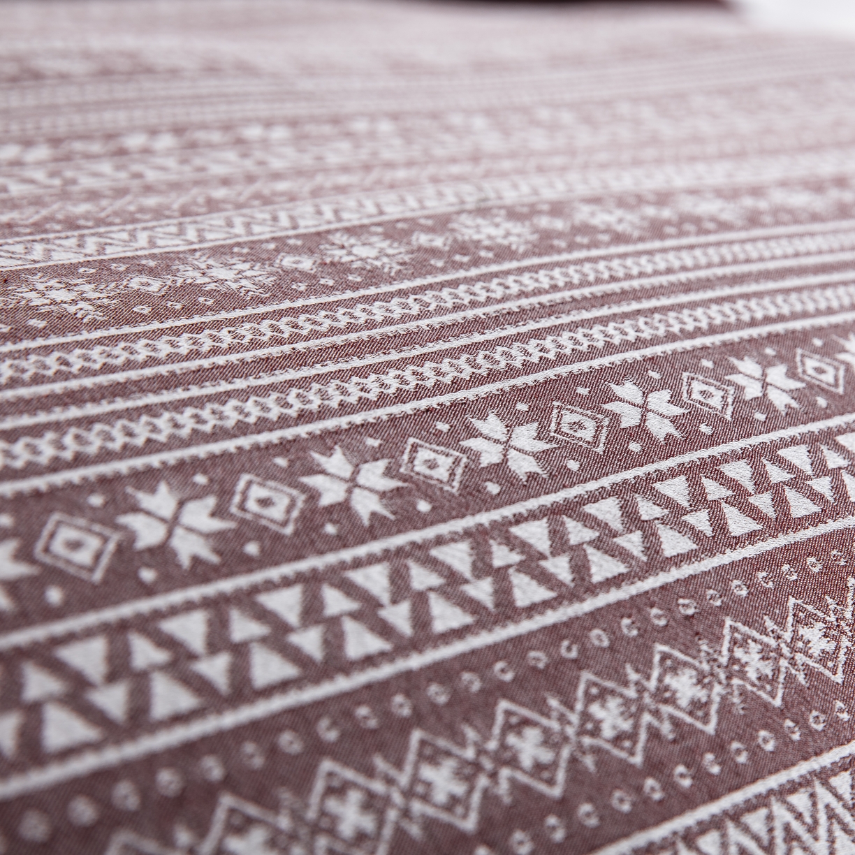 91家纺网 家纺一手货源 找家纺 鲁爱家纺供货 2025新款全棉色织提花四件套 布拉格-豆沙