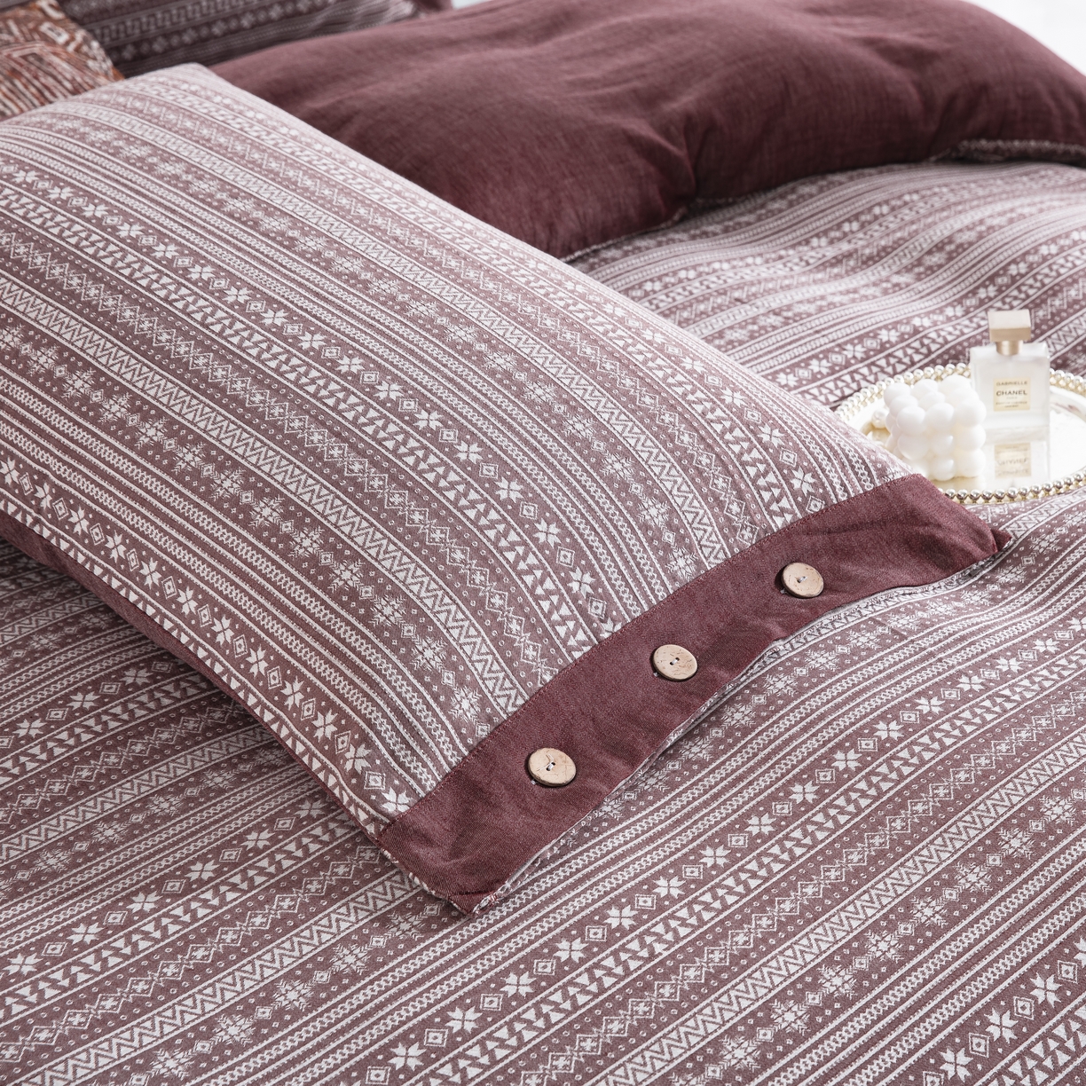 91家纺网 家纺一手货源 找家纺 鲁爱家纺供货 2025新款全棉色织提花四件套 布拉格-豆沙