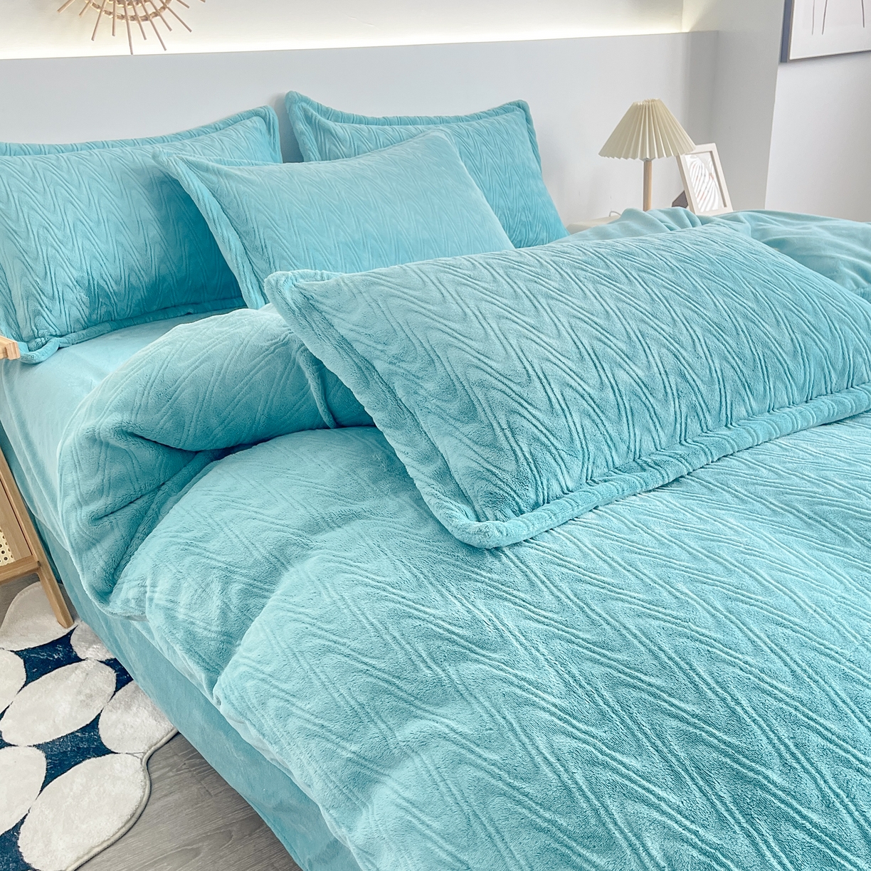 91家纺网 家纺一手货源 找家纺 （总）2025新款全消光皮草绒纯色高克重四件套（赠送拎袋）——波纹