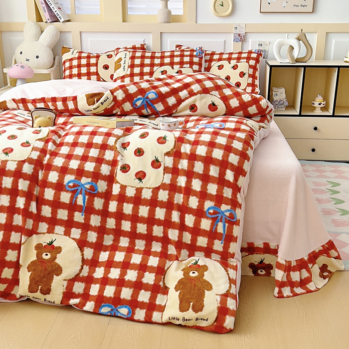 91家纺网 家纺一手货源 找家纺 找底底家纺 2025新款牛奶绒四件套（日发50套优惠8元一套） 草莓熊