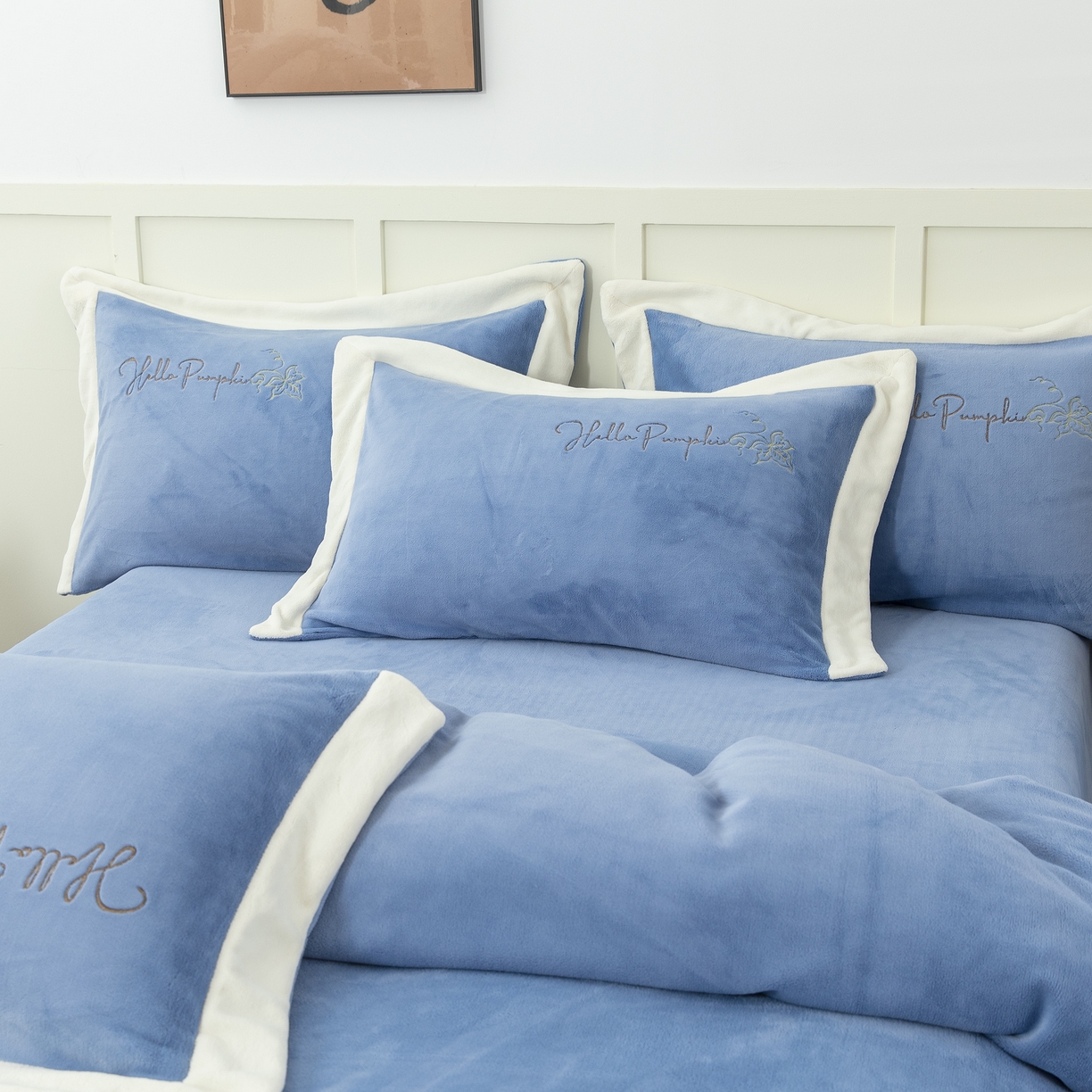 91家纺网 家纺一手货源 找家纺 贝尔 2025新款南瓜派-全消光拼角刺绣四件套 兰色