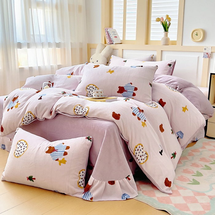 91家纺网 家纺一手货源 找家纺 找底底家纺 2025新款牛奶绒四件套（日发50套优惠8元一套） 爱心熊