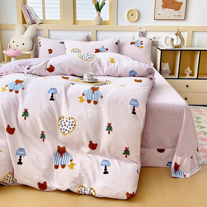 91家纺网 家纺一手货源 找家纺 找底底家纺 2025新款牛奶绒四件套（日发50套优惠8元一套） 爱心熊