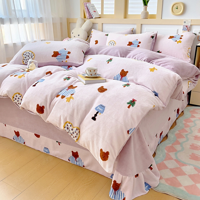 91家纺网 家纺一手货源 找家纺 找底底家纺 2025新款牛奶绒四件套（日发50套优惠8元一套） 爱心熊