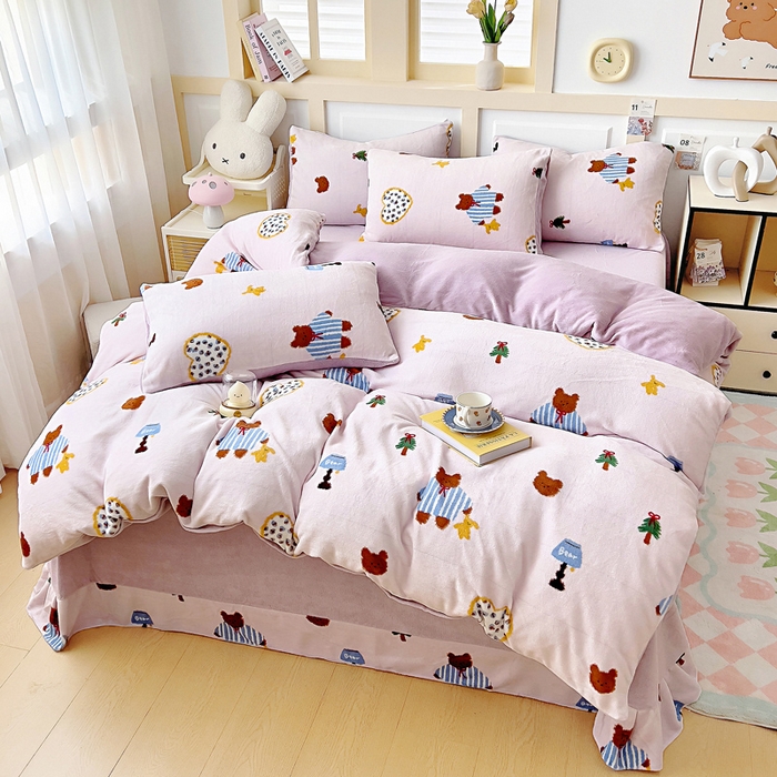 91家纺网 家纺一手货源 找家纺 找底底家纺 2025新款牛奶绒四件套（日发50套优惠8元一套） 爱心熊