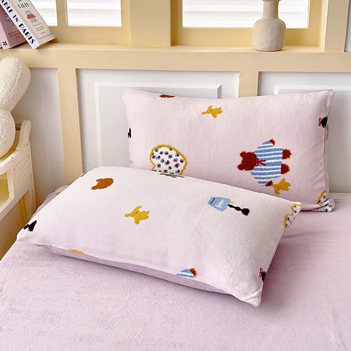 91家纺网 家纺一手货源 找家纺 找底底家纺 2025新款牛奶绒四件套（日发50套优惠8元一套） 爱心熊