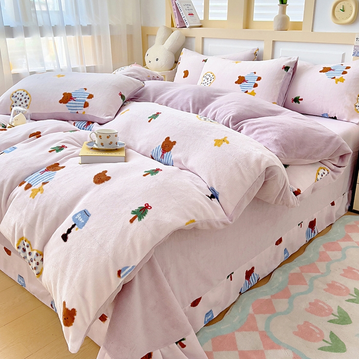 91家纺网 家纺一手货源 找家纺 找底底家纺 2025新款牛奶绒四件套（日发50套优惠8元一套） 爱心熊