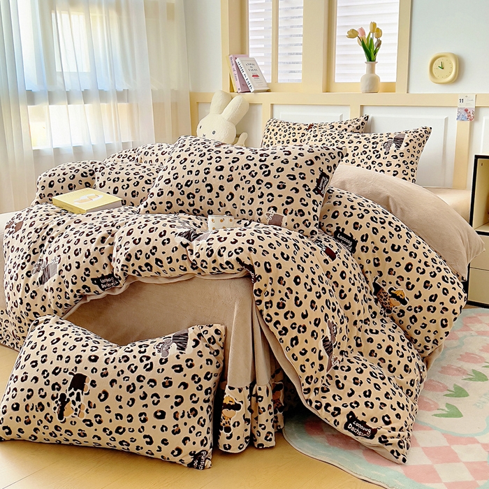 91家纺网 家纺一手货源 找家纺 找底底家纺 2025新款牛奶绒四件套（日发50套优惠8元一套） 豹纹狗