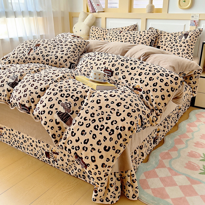 91家纺网 家纺一手货源 找家纺 找底底家纺 2025新款牛奶绒四件套（日发50套优惠8元一套） 豹纹狗