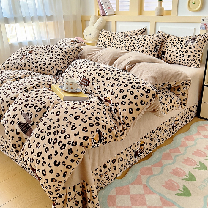 91家纺网 家纺一手货源 找家纺 找底底家纺 2025新款牛奶绒四件套（日发50套优惠8元一套） 豹纹狗