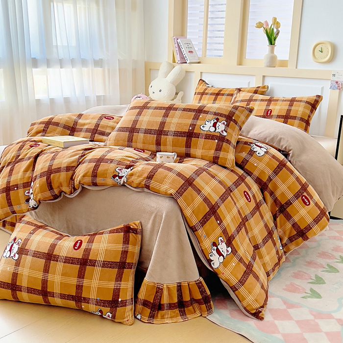 91家纺网 家纺一手货源 找家纺 找底底家纺 2025新款牛奶绒四件套（日发50套优惠8元一套） 复古格纹