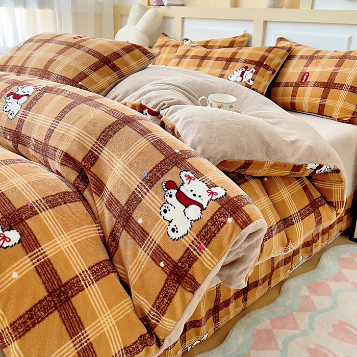 91家纺网 家纺一手货源 找家纺 找底底家纺 2025新款牛奶绒四件套（日发50套优惠8元一套） 复古格纹