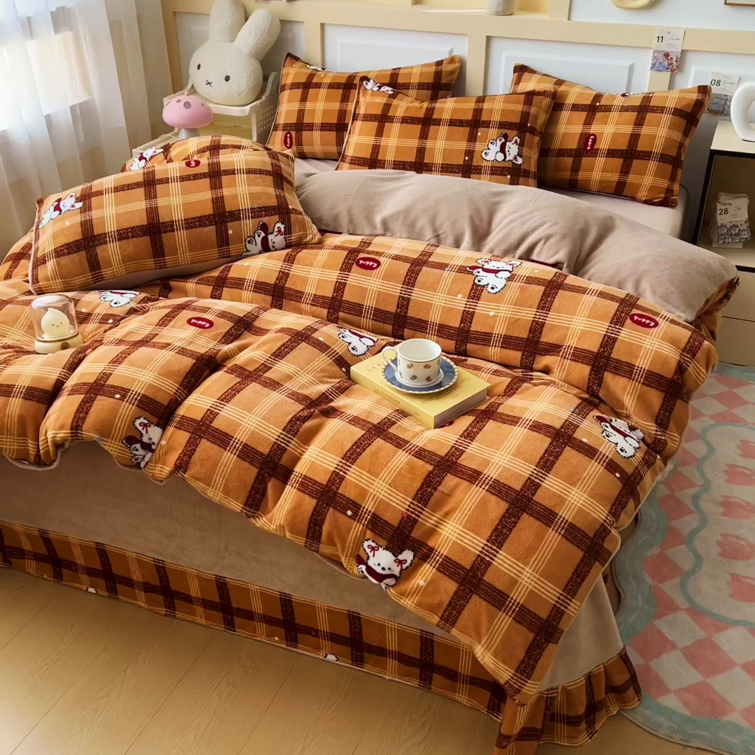 91家纺网 家纺一手货源 找家纺 找底底家纺 2025新款牛奶绒四件套（日发50套优惠8元一套） 复古格纹