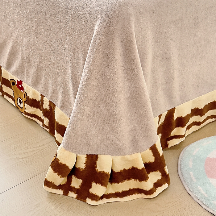 91家纺网 家纺一手货源 找家纺 找底底家纺 2025新款牛奶绒四件套（日发50套优惠8元一套） 格子熊