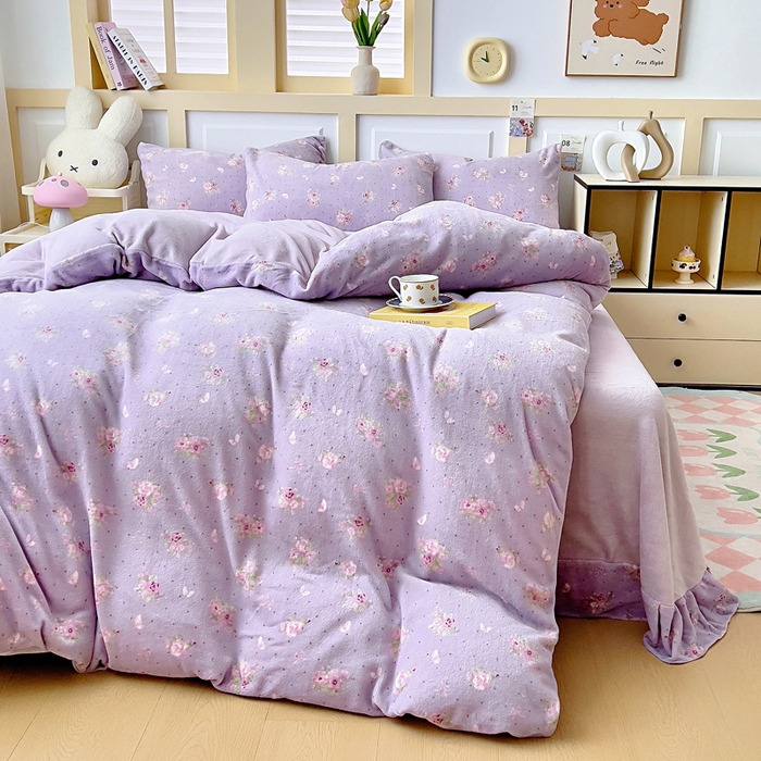 91家纺网 家纺一手货源 找家纺 找底底家纺 2025新款牛奶绒四件套（日发50套优惠8元一套） 花田薰衣草