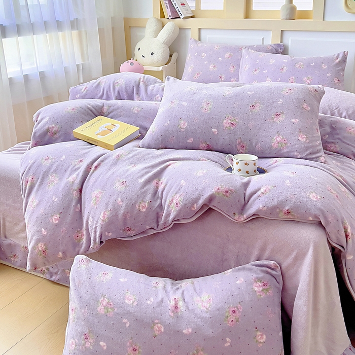 91家纺网 家纺一手货源 找家纺 找底底家纺 2025新款牛奶绒四件套（日发50套优惠8元一套） 花田薰衣草