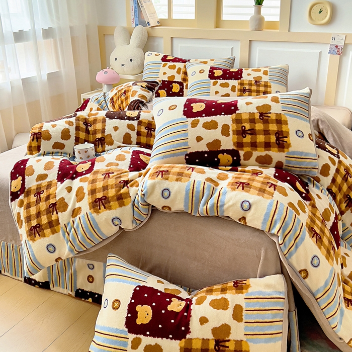 91家纺网 家纺一手货源 找家纺 找底底家纺 2025新款牛奶绒四件套（日发50套优惠8元一套） 焦糖布丁熊