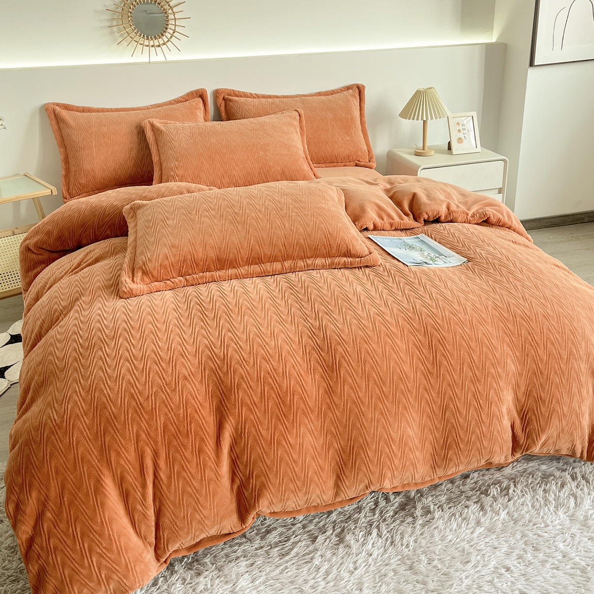 91家纺网 家纺一手货源 找家纺 2025新款全消光皮草绒纯色高克重四件套（赠送拎袋）——波纹 橘色
