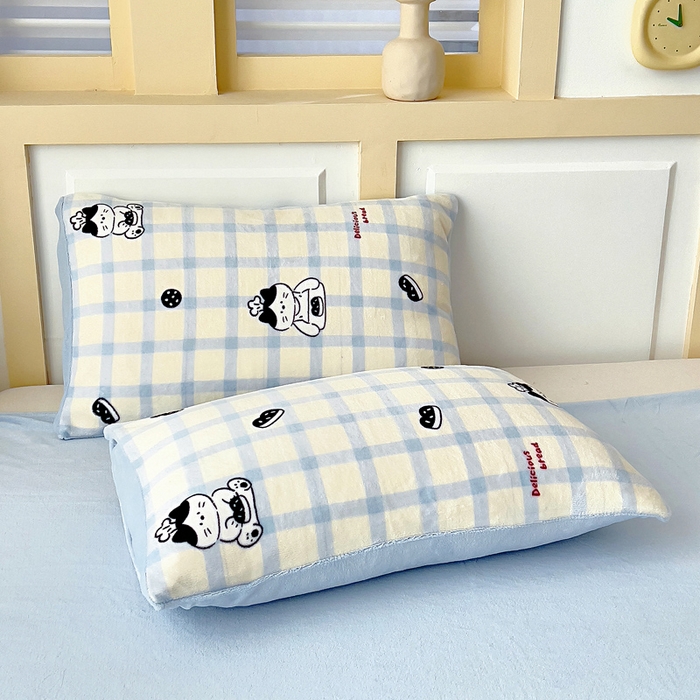 91家纺网 家纺一手货源 找家纺 找底底家纺 2025新款牛奶绒四件套（日发50套优惠8元一套） 蓝格猫