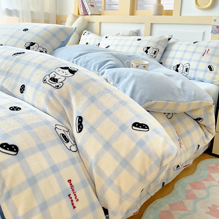 91家纺网 家纺一手货源 找家纺 找底底家纺 2025新款牛奶绒四件套（日发50套优惠8元一套） 蓝格猫