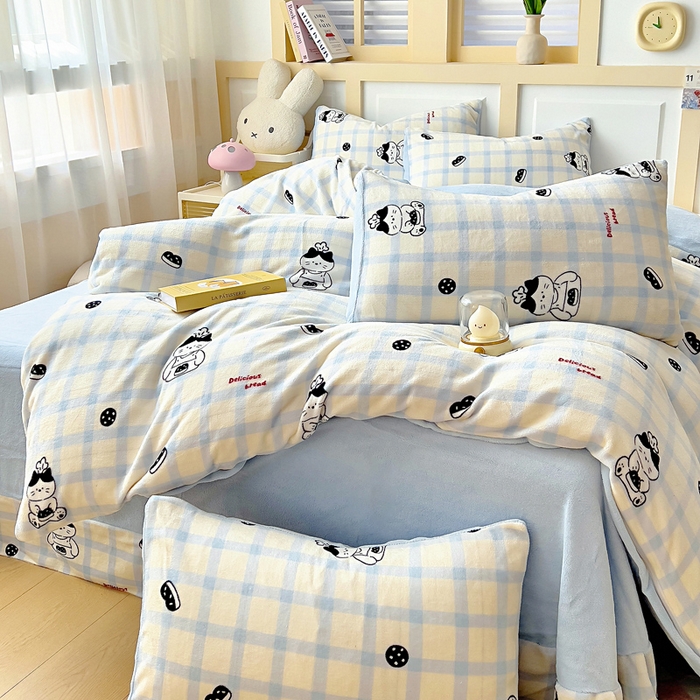 91家纺网 家纺一手货源 找家纺 找底底家纺 2025新款牛奶绒四件套（日发50套优惠8元一套） 蓝格猫