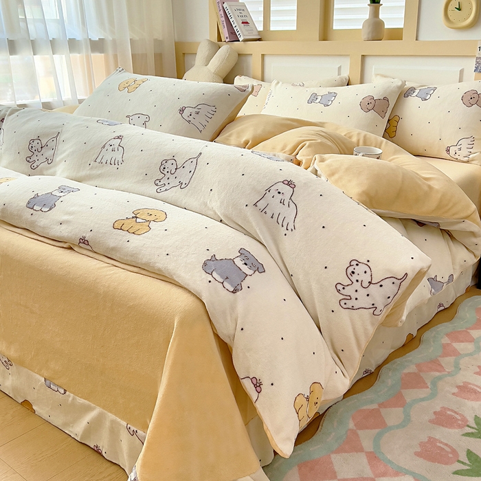 91家纺网 家纺一手货源 找家纺 找底底家纺 2025新款牛奶绒四件套（日发50套优惠8元一套） 奶黄小狗