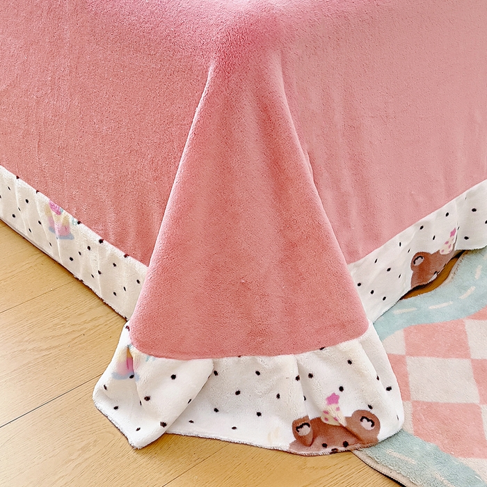 91家纺网 家纺一手货源 找家纺 找底底家纺 2025新款牛奶绒四件套（日发50套优惠8元一套） 奶糖波点熊