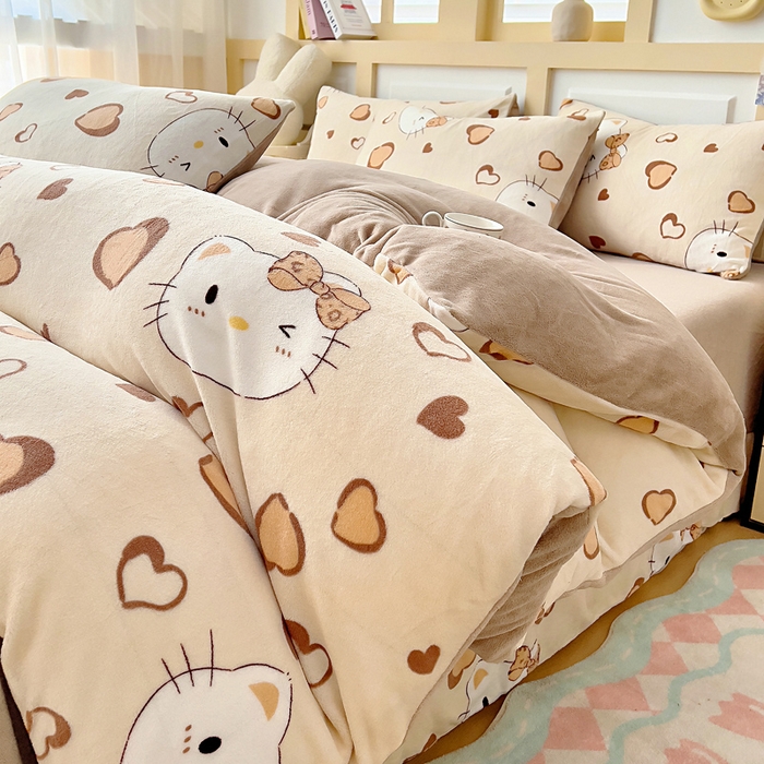 91家纺网 家纺一手货源 找家纺 找底底家纺 2025新款牛奶绒四件套（日发50套优惠8元一套） 奶杏猫