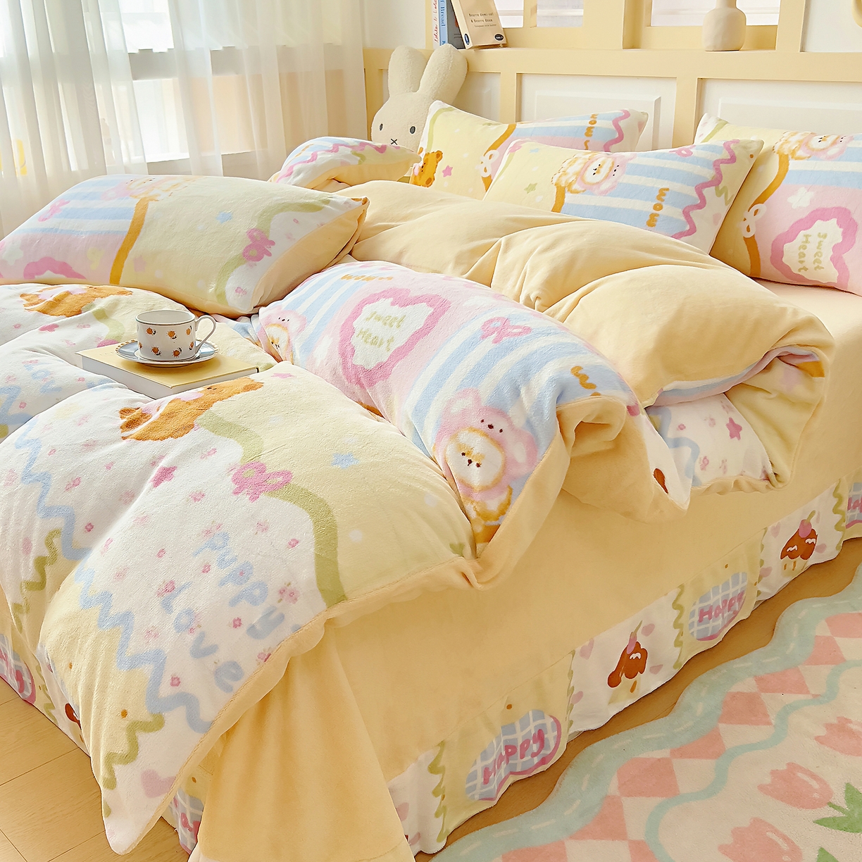 91家纺网 家纺一手货源 找家纺 找底底家纺 2025新款牛奶绒四件套（日发50套优惠8元一套） 甜熊波点梦