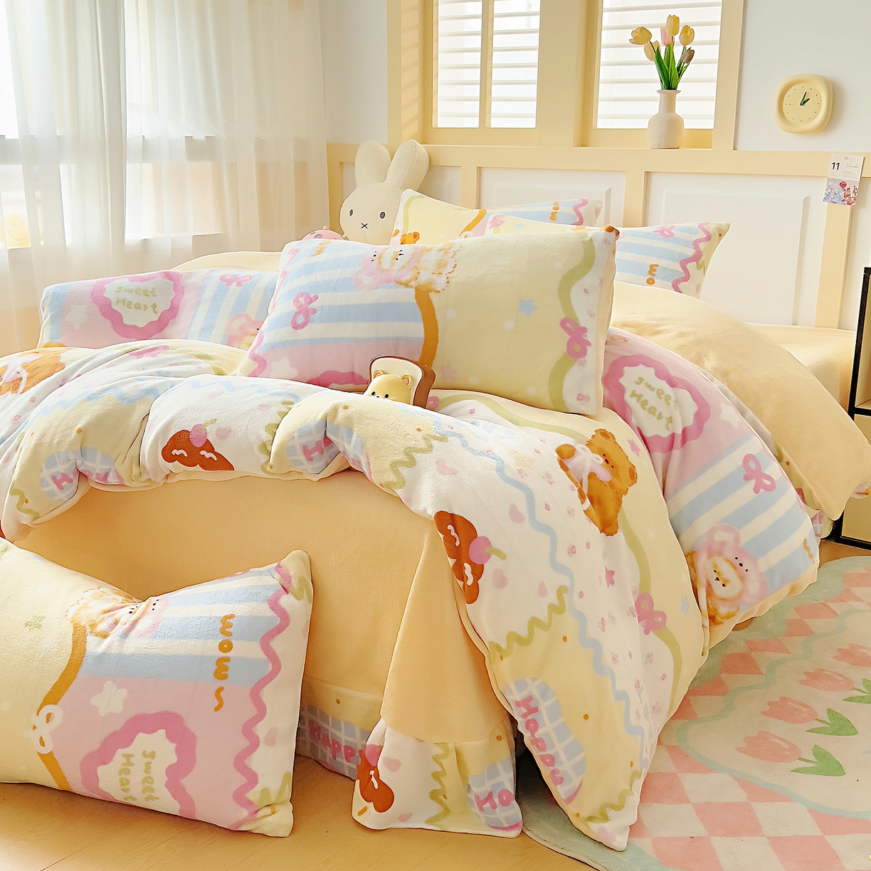 91家纺网 家纺一手货源 找家纺 找底底家纺 2025新款牛奶绒四件套（日发50套优惠8元一套） 甜熊波点梦