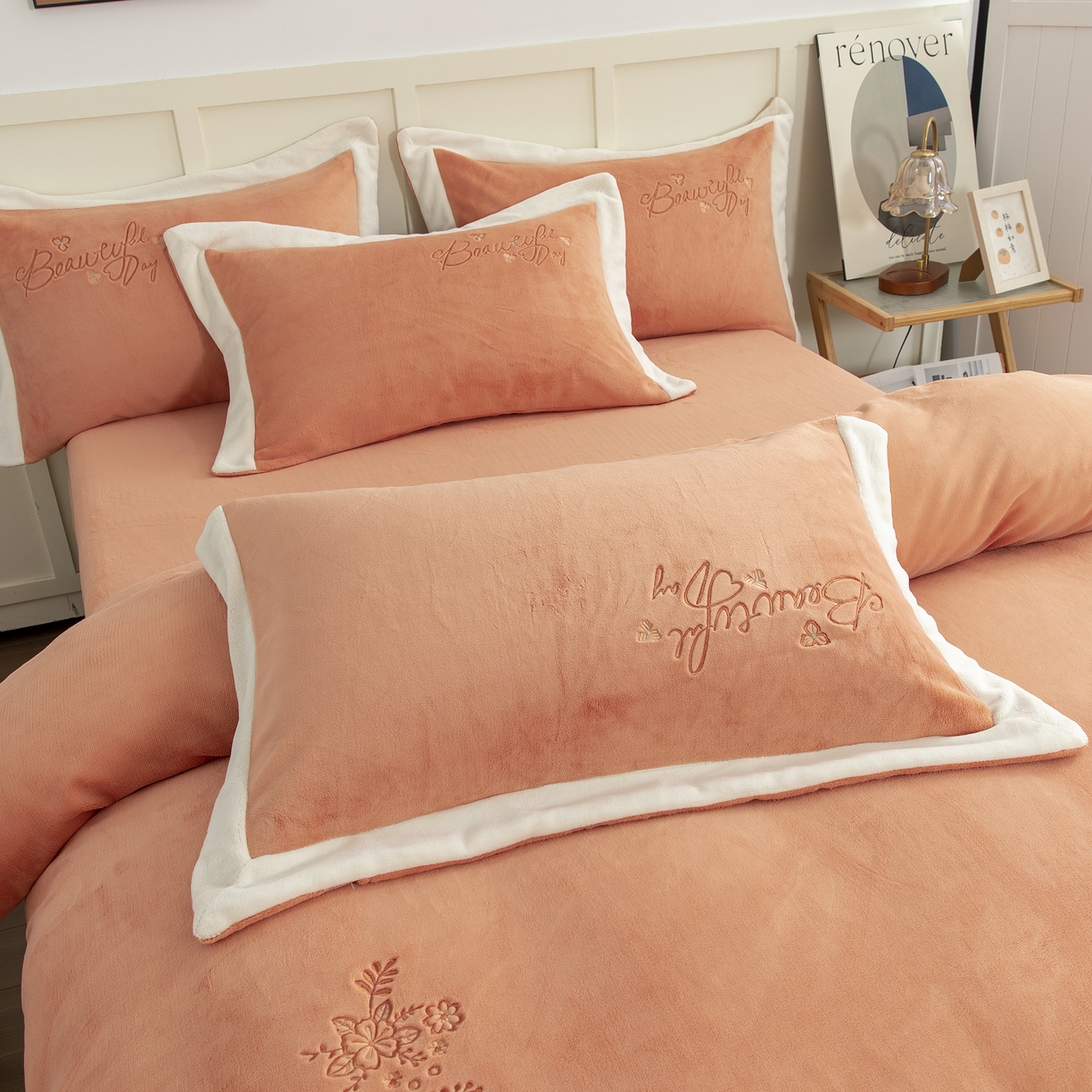 91家纺网 家纺一手货源 找家纺 贝尔 2025新款青黛-纯色高克重全消光蚕丝绒（赠送拎袋）拼角刺绣四件套 橘色