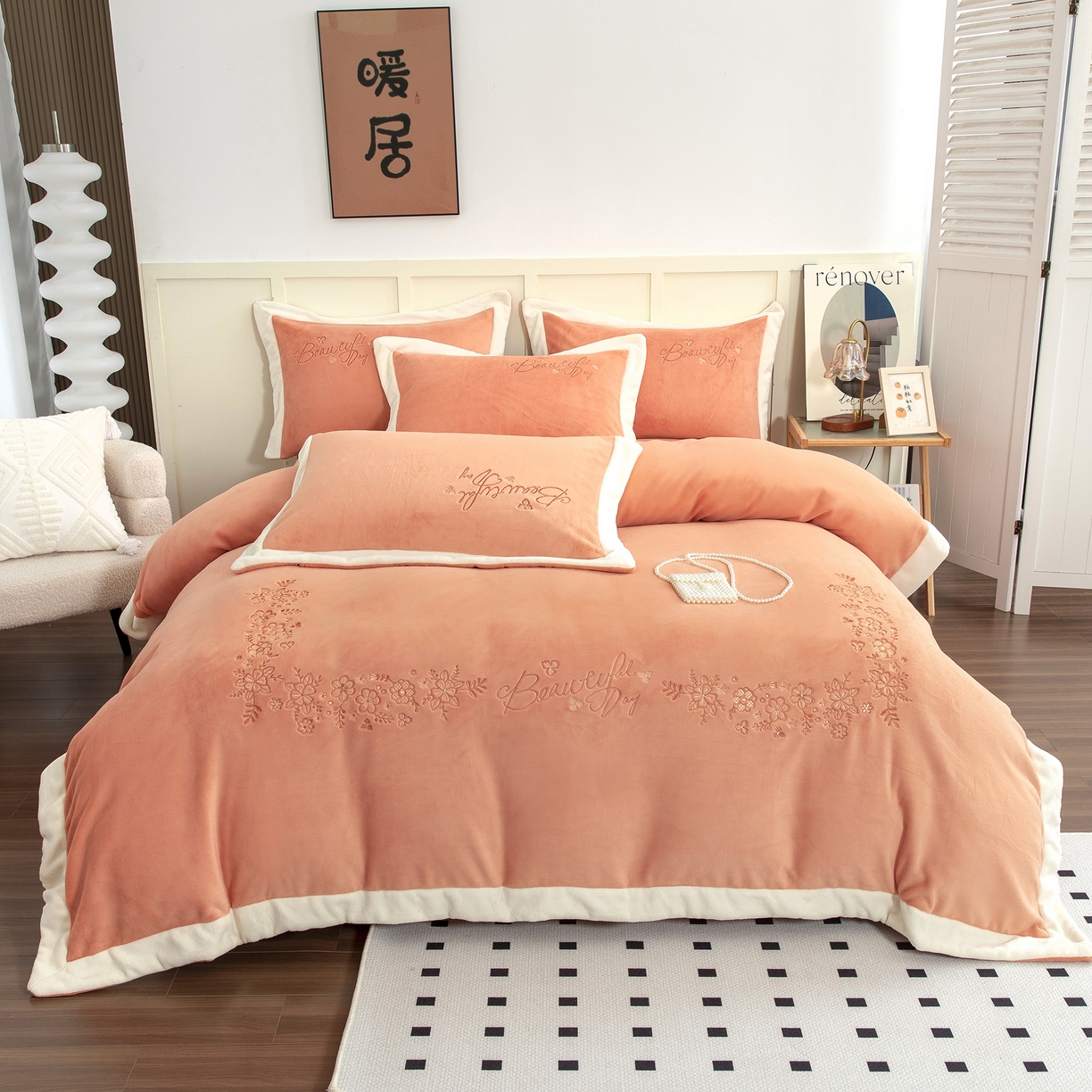 91家纺网 家纺一手货源 找家纺 贝尔 2025新款青黛-纯色高克重全消光蚕丝绒（赠送拎袋）拼角刺绣四件套 橘色