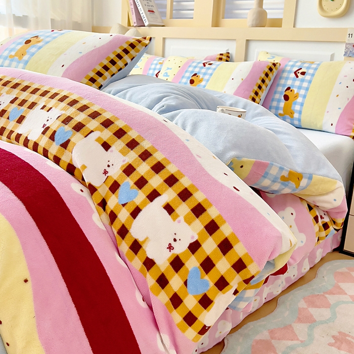 91家纺网 家纺一手货源 找家纺 找底底家纺 2025新款牛奶绒四件套（日发50套优惠8元一套） 小狗巴士