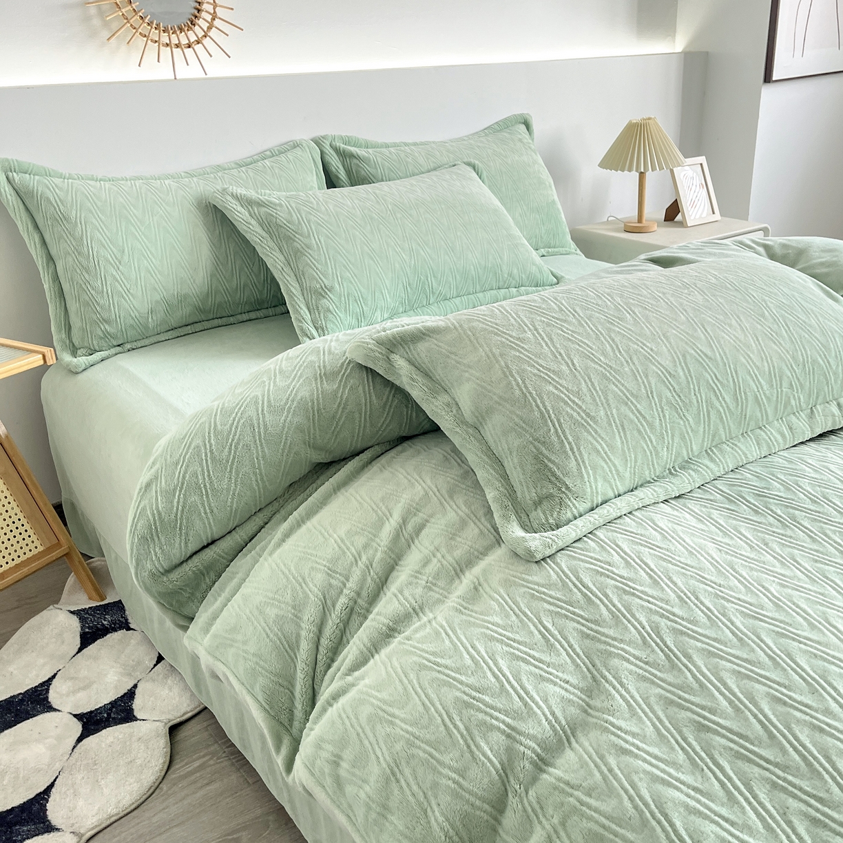 91家纺网 家纺一手货源 找家纺 2025新款全消光皮草绒纯色高克重四件套（赠送拎袋）——波纹 抹茶绿