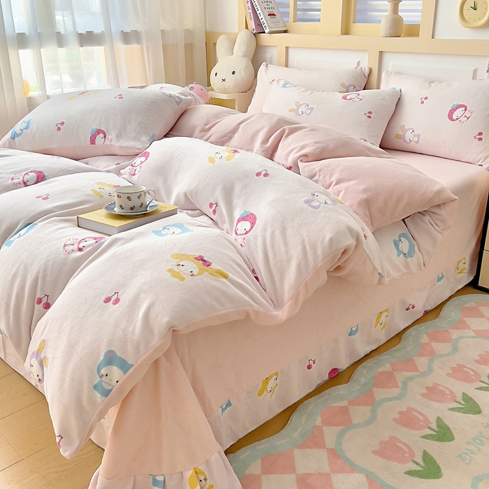 91家纺网 家纺一手货源 找家纺 找底底家纺 2025新款牛奶绒四件套（日发50套优惠8元一套） 樱桃兔