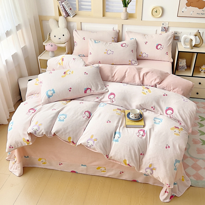 91家纺网 家纺一手货源 找家纺 找底底家纺 2025新款牛奶绒四件套（日发50套优惠8元一套） 樱桃兔