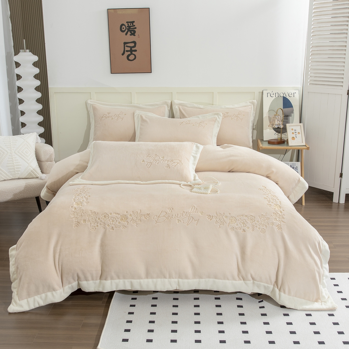 91家纺网 家纺一手货源 找家纺 贝尔 2025新款青黛-纯色高克重全消光蚕丝绒（赠送拎袋）拼角刺绣四件套 米驼