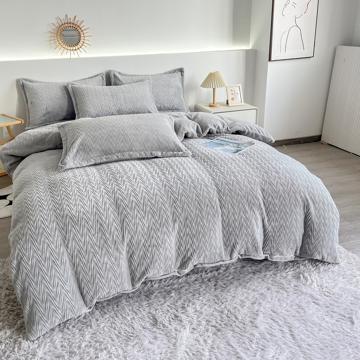 91家纺网 家纺一手货源 找家纺 2025新款全消光皮草绒纯色高克重四件套（赠送拎袋）——波纹 银灰