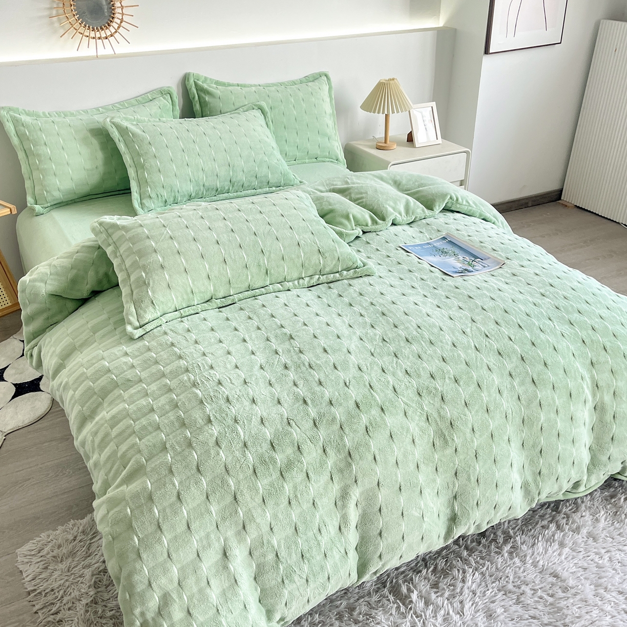 91家纺网 家纺一手货源 找家纺  2025新款全消光皮草绒纯色高克重四件套（赠送拎袋）——方格 抹茶绿