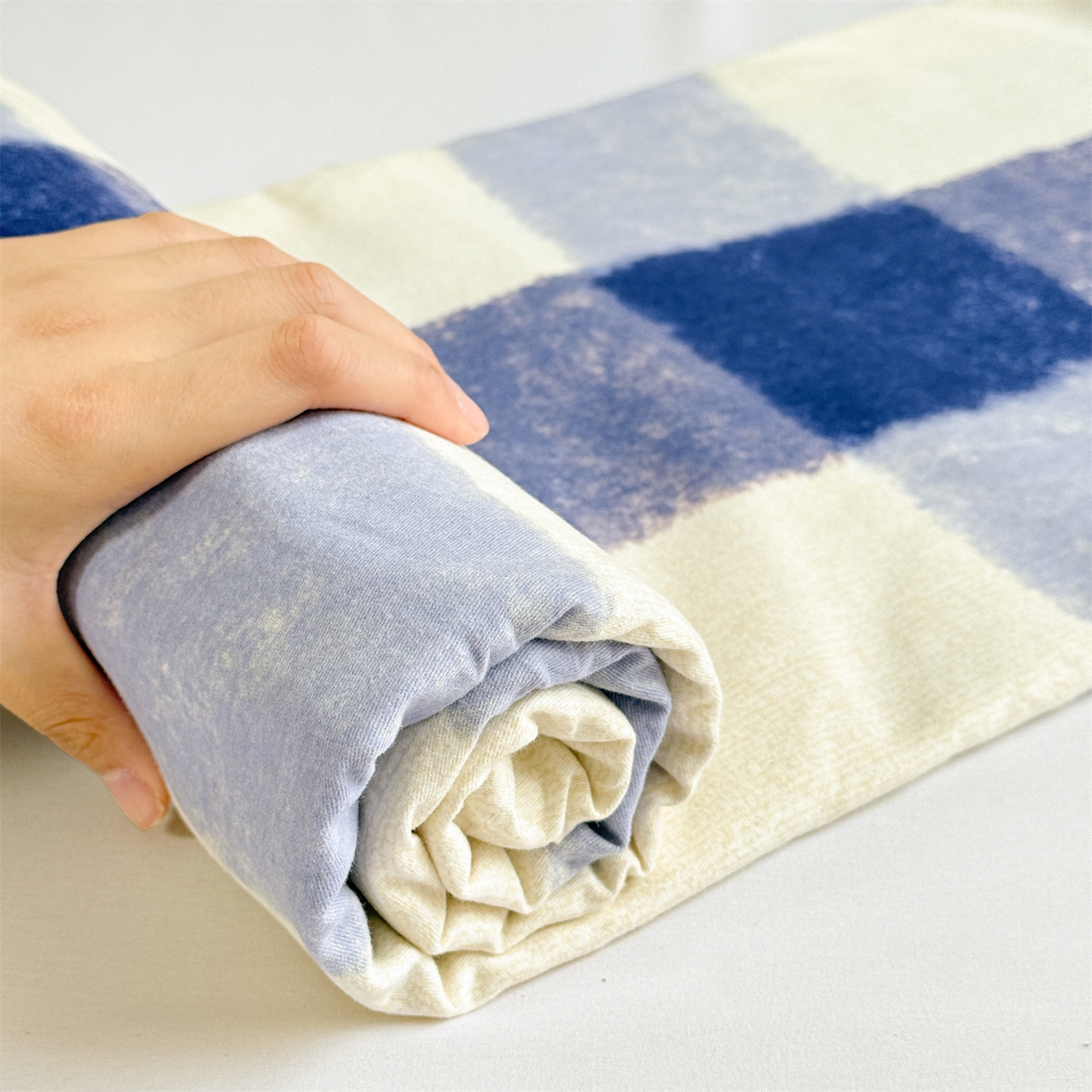 91家纺网 家纺一手货源 找家纺 名兮家居 2025秋冬新款100%全棉纯棉磨毛单床单 床单单件 大蓝格