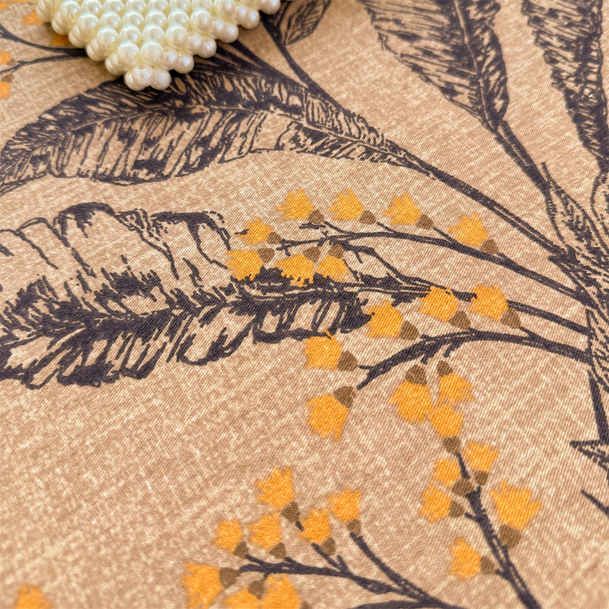 91家纺网 家纺一手货源 找家纺 名兮家居 2025秋冬新款100%全棉纯棉磨毛单床单 床单单件 繁叶流金-咖