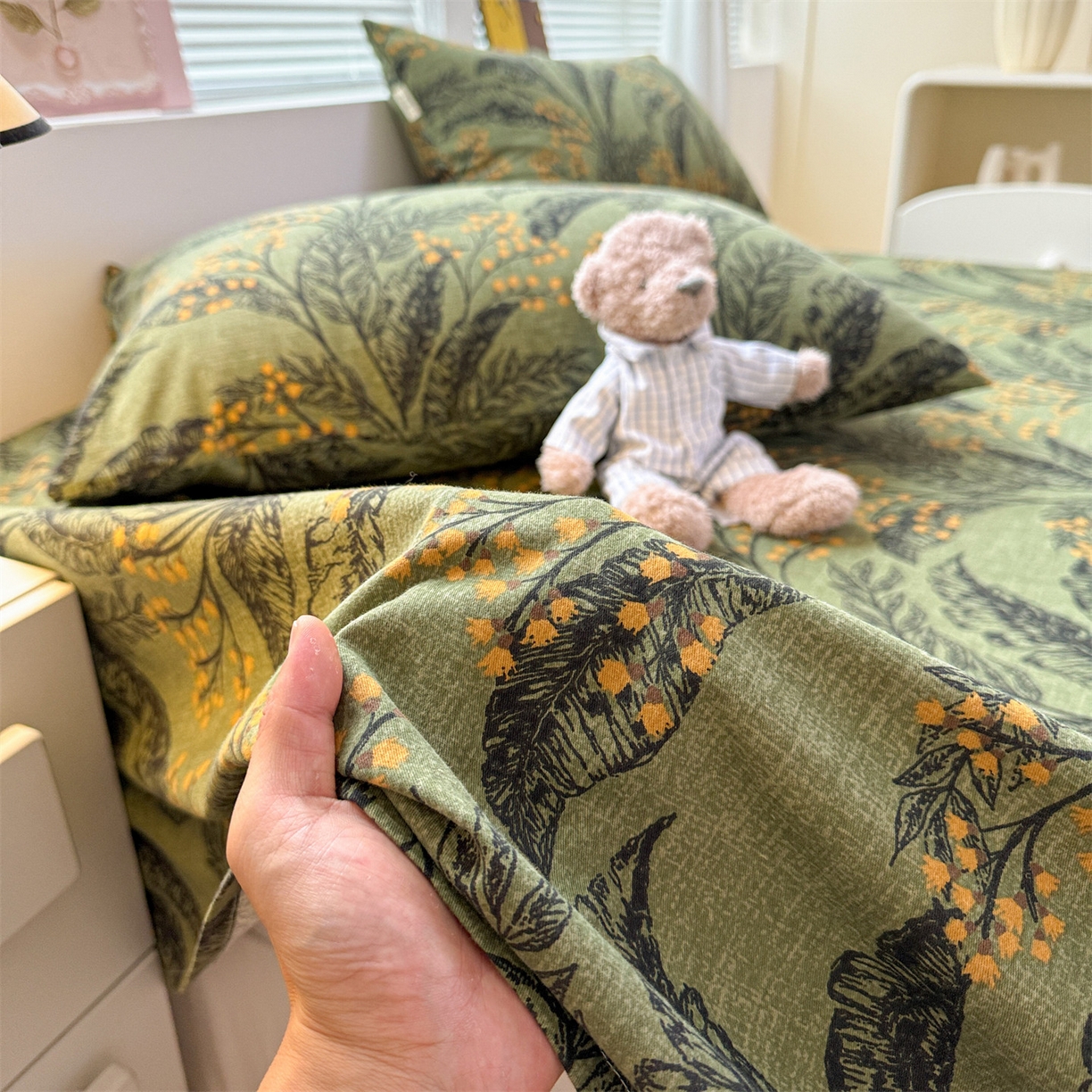 91家纺网 家纺一手货源 找家纺 名兮家居 2025秋冬新款100%全棉纯棉磨毛单床单 床单单件 繁叶流金-绿