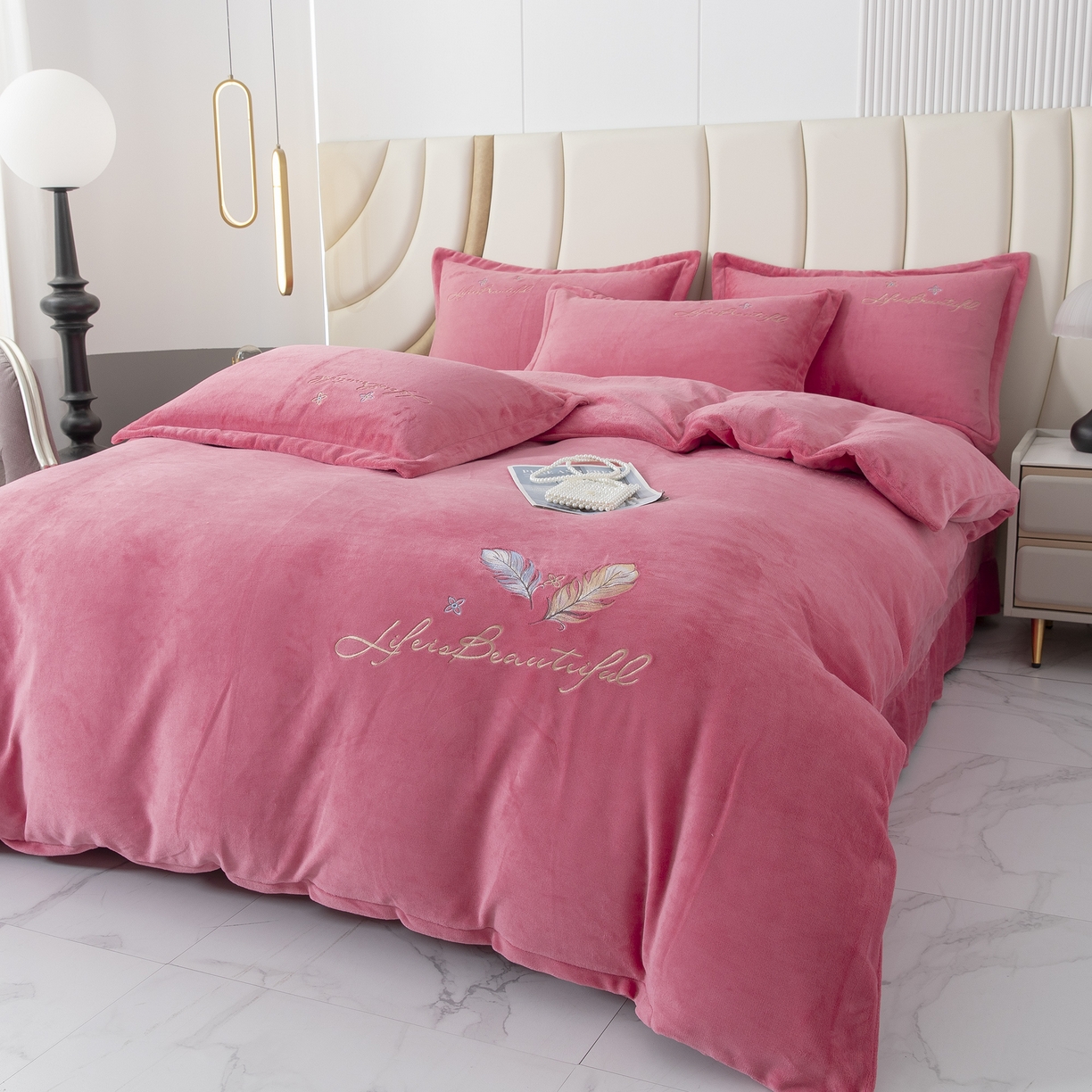 91家纺网 家纺一手货源 找家纺 贝尔 2025新款纯色高克重牛奶绒刺绣四件套-羽魅 羽魅-豆沙