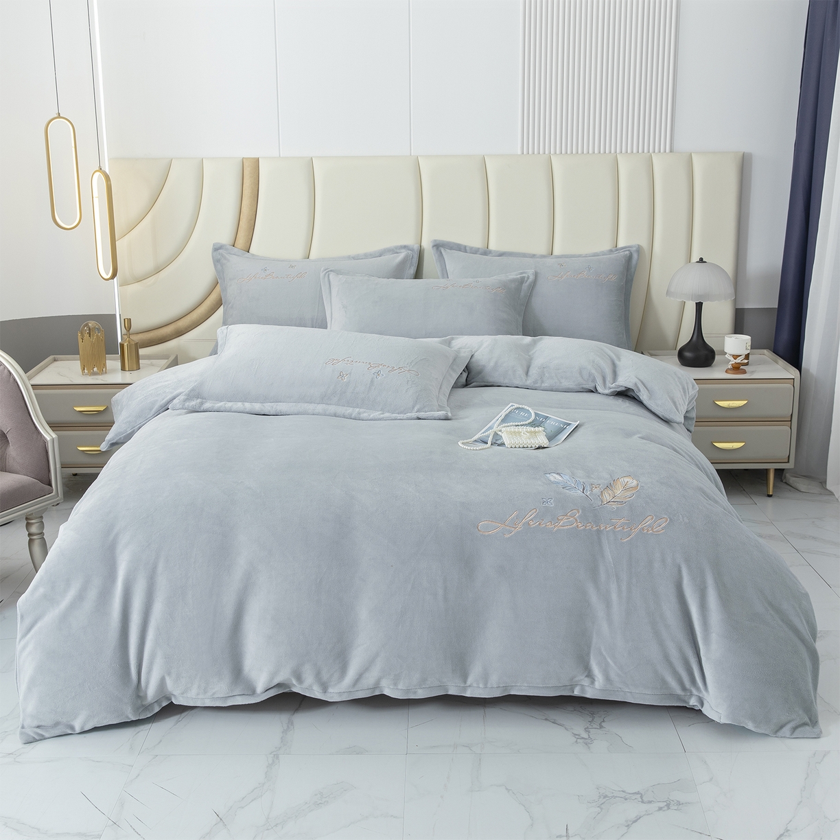 91家纺网 家纺一手货源 找家纺 贝尔 2025新款纯色高克重牛奶绒刺绣四件套-羽魅 羽魅-高级灰