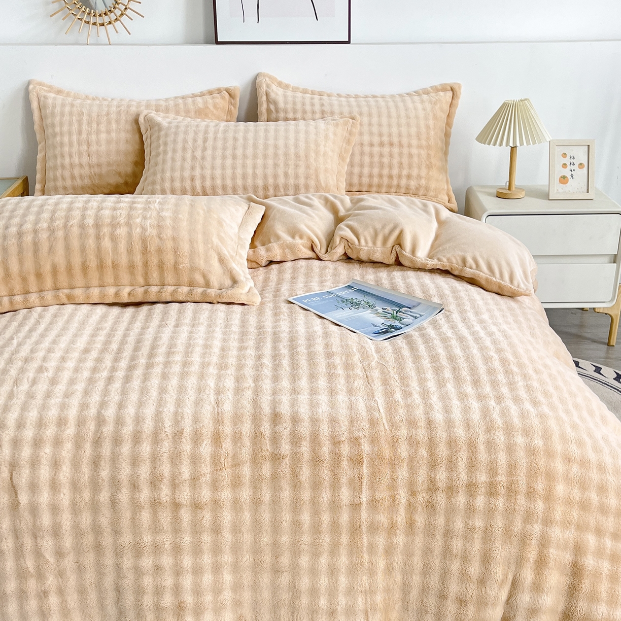 91家纺网 家纺一手货源 找家纺 2025新款全消光皮草绒纯色高克重 四件套——泡泡（赠送拎袋） 米驼