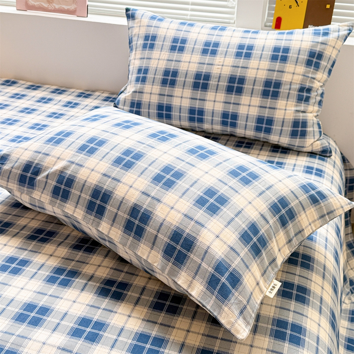 91家纺网 家纺一手货源 找家纺 名兮家居 2025秋冬新款100%全棉纯棉磨毛单床单 床单单件 蓝白格语