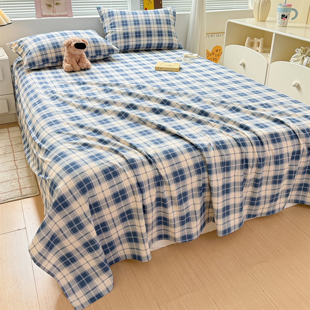 91家纺网 家纺一手货源 找家纺 名兮家居 2025秋冬新款100%全棉纯棉磨毛单床单 床单单件 蓝白格语