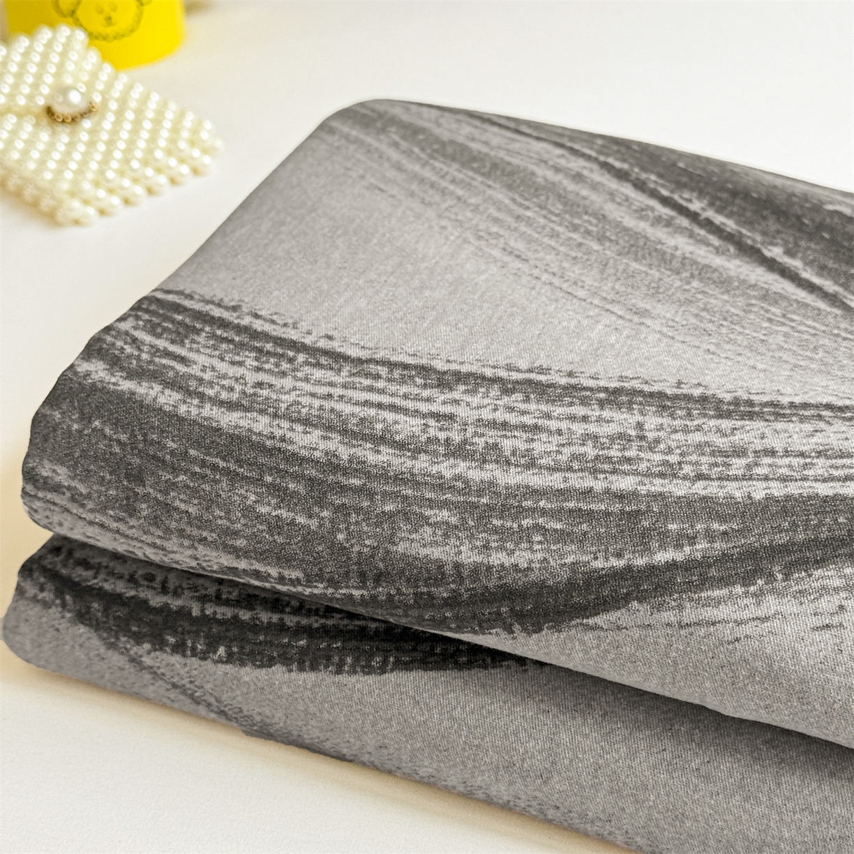 91家纺网 家纺一手货源 找家纺 名兮家居 2025秋冬新款100%全棉纯棉磨毛单床单 床单单件 律动