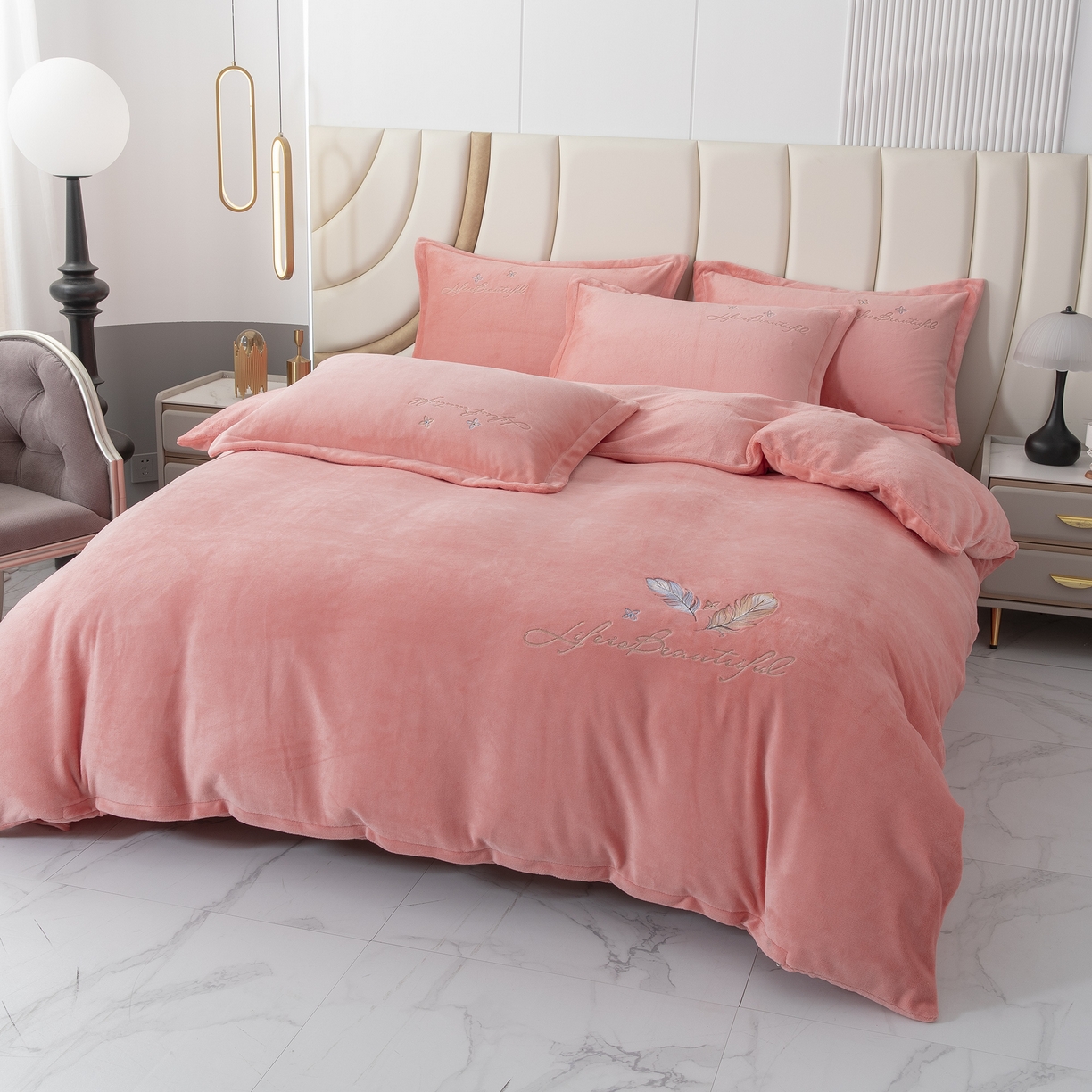 91家纺网 家纺一手货源 找家纺 贝尔 2025新款纯色高克重牛奶绒刺绣四件套-羽魅 羽魅-玉色