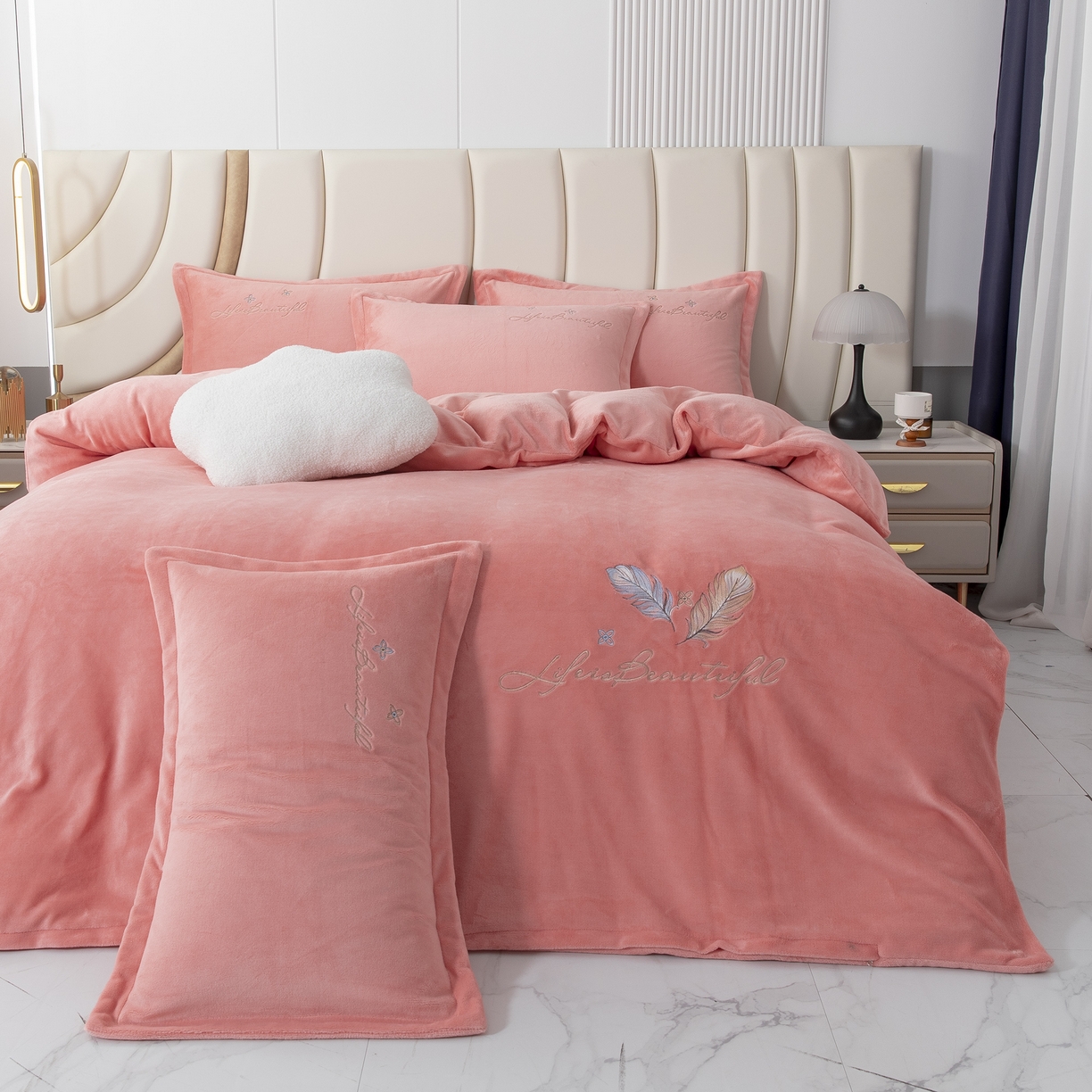 91家纺网 家纺一手货源 找家纺 贝尔 2025新款纯色高克重牛奶绒刺绣四件套-羽魅 羽魅-玉色